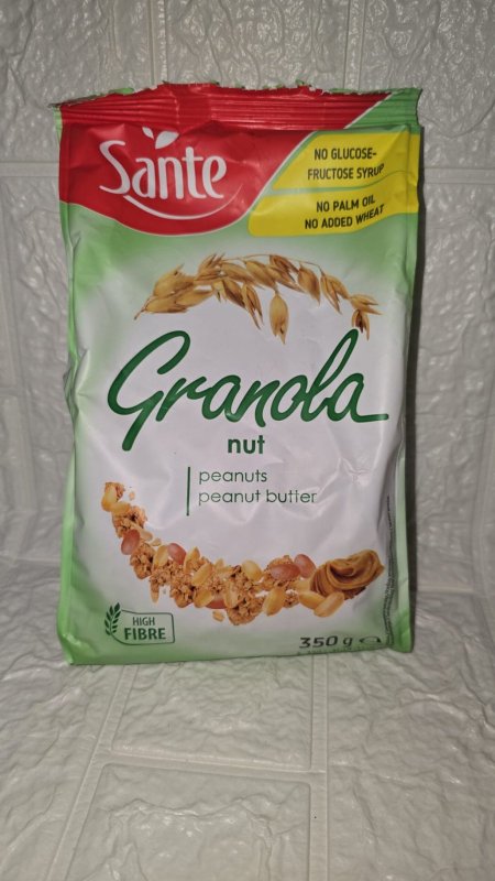 Sante Granola Nut بمزيج الفول السوداني وزبدة الفول السوداني